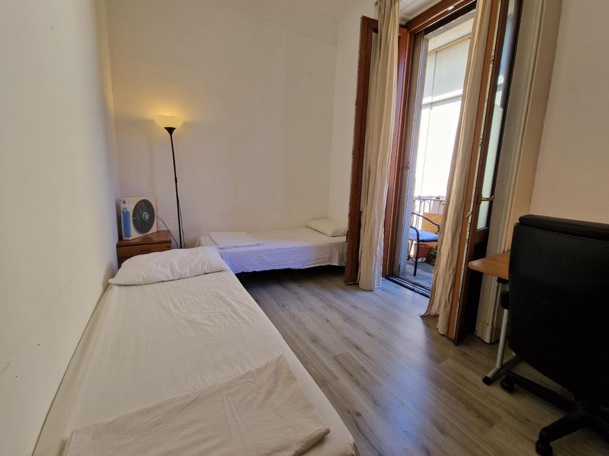 Private Room In A Quiet Apartment In The City Center Milano Eksteriør bilde